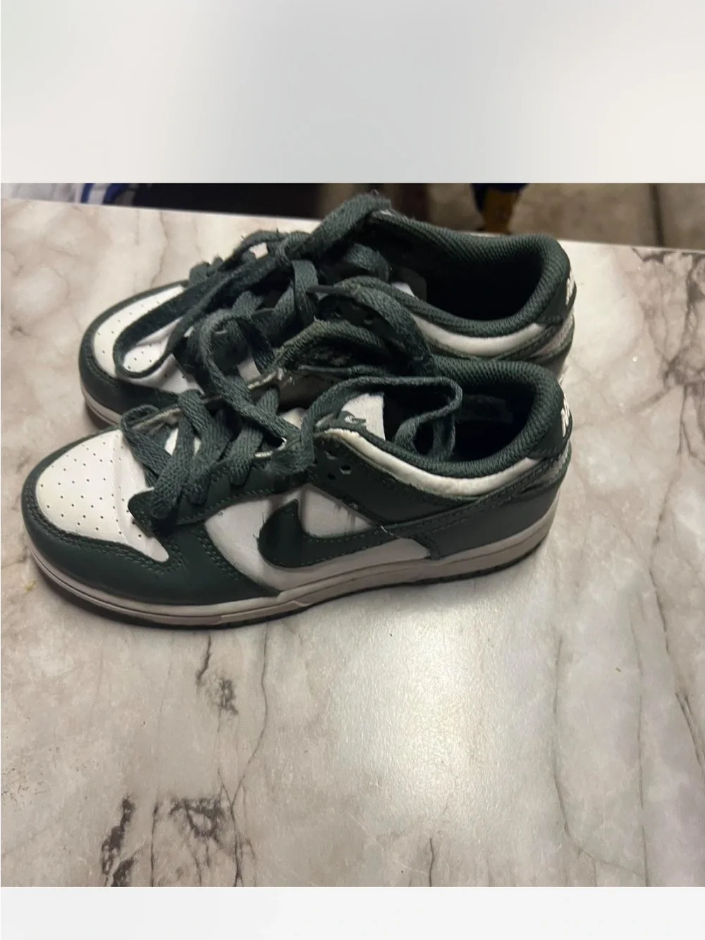 Nike Kids Low-Top Sneakers in Forest Green and White size 1Y